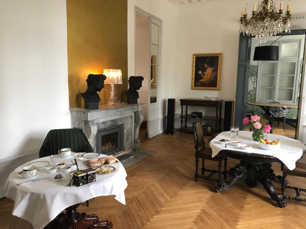 Отель Aux Marquises Сомюр Экстерьер фото